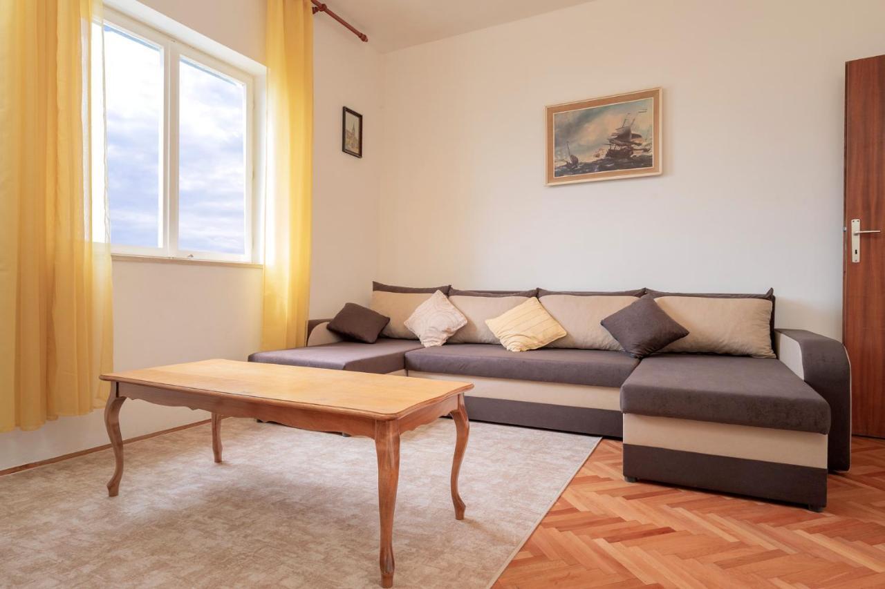 Rinada - Zf Hvar Apartment