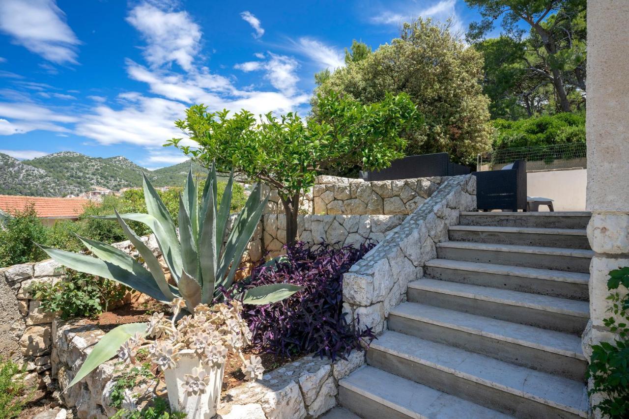 Rinada - Zf Hvar Hvar Town